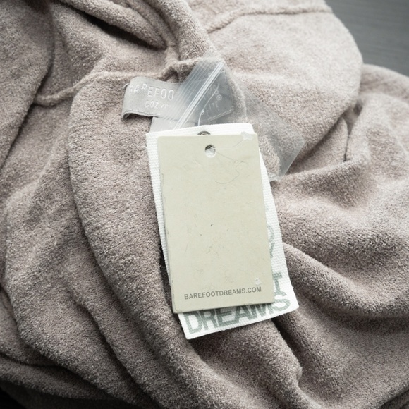 BAREFOOT DREAMS | Cozychic Ultra Lite Dream Robe - Picture 13 of 16